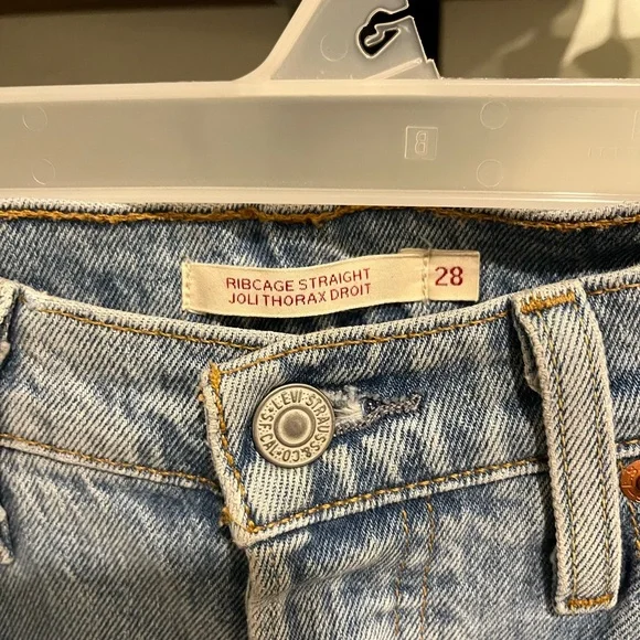 Levi's Ribcage Straight Jeans - Picture 5 of 6